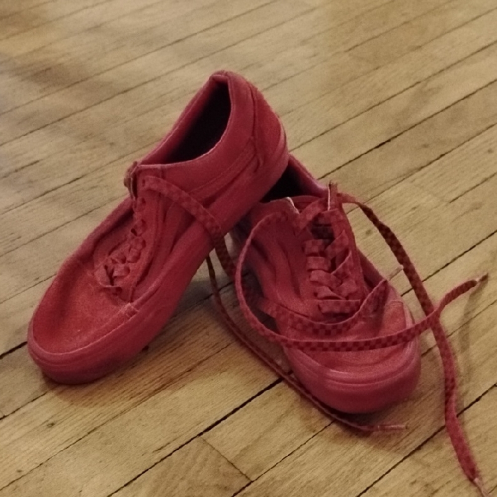 All-Red Low Top Canvas Sneakers